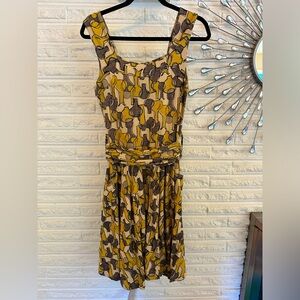Modcloth Size M stretchy dress with wide removable belt